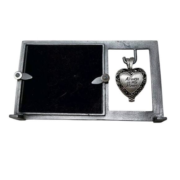 Always In My Heart Memorial Heart Ash Holder Locket Dangle 3x5 Photo Frame - Picture 3 of 6